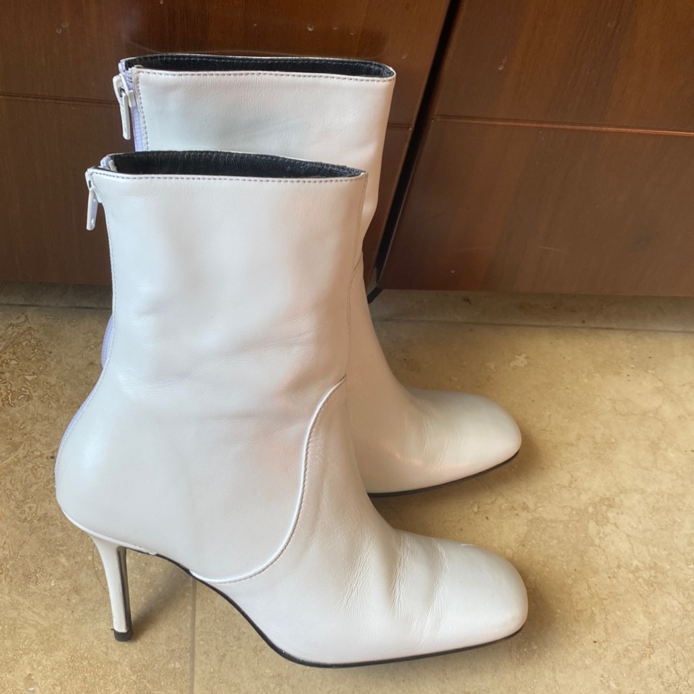 Dorateymur White Leather Ankle Boots 3” heel square toe